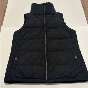 Old Navy Black Puffer Vest